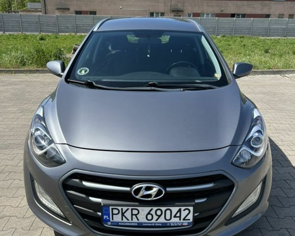 Хендай i30, объемом двигателя 1.58 л и пробегом 254 тыс. км за 5572 $, фото 1 на Automoto.ua