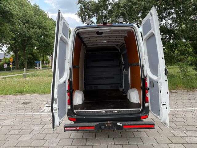 Фольксваген Крафтер 2015 в Европе на Automoto.ua Белый Фольксваген Крафтер, объемом двигателя 1.97 л и пробегом 255 тыс. км за 12448 $, фото 7 на Automoto.ua