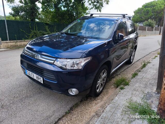 Мицубиси Аутлендер 2013 в Европе на Automoto.ua Мицубиси Аутлендер, объемом двигателя 2.18 л и пробегом 180 тыс. км за 14251 $, фото 5 на Automoto.ua