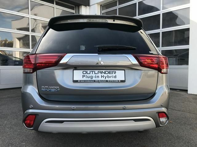 Сірий Міцубісі Outlander PHEV, об'ємом двигуна 2.36 л та пробігом 41 тис. км за 30162 $, фото 5 на Automoto.ua