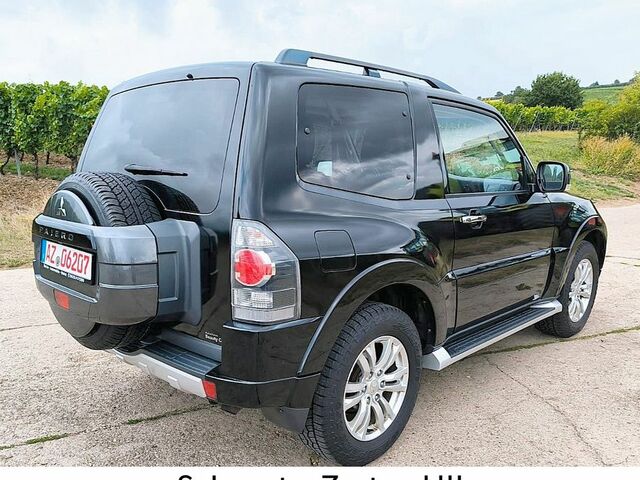 Міцубісі Паджеро 2016 у Європі на Automoto.ua Чорний Міцубісі Паджеро, об'ємом двигуна 3.2 л та пробігом 107 тис. км за 36935 $, фото 3 на Automoto.ua