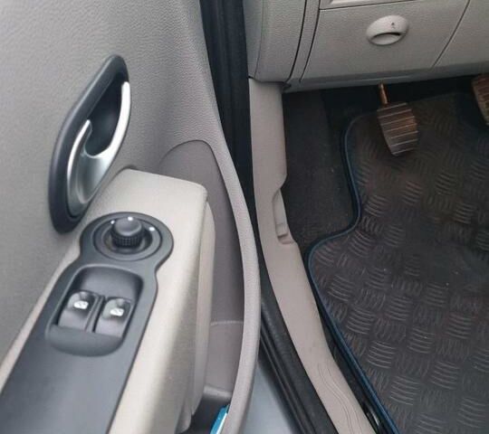 Рено Модус 2006 в Европе на Automoto.ua Рено Модус, объемом двигателя 0 л и пробегом 162 тыс. км за 1850 $, фото 4 на Automoto.ua