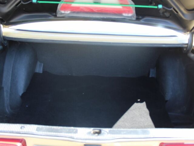 Мерседес 200 1983 в Европе на Automoto.ua Оранжевый Мерседес 200, объемом двигателя 1.97 л и пробегом 160 тыс. км за 8273 $, фото 12 на Automoto.ua