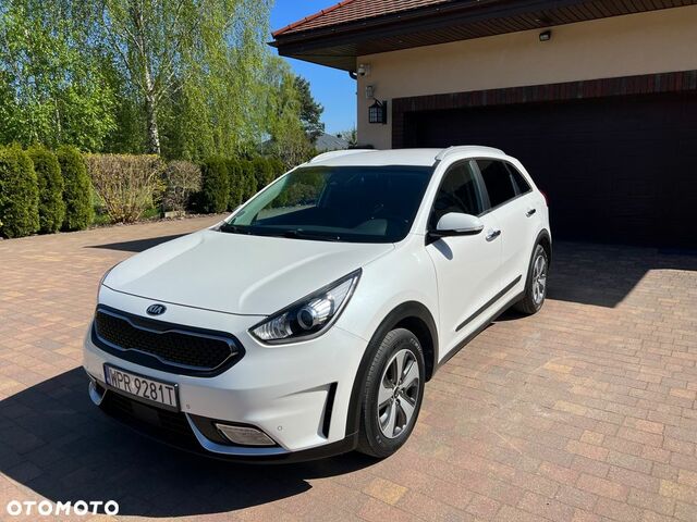 Кіа Niro, об'ємом двигуна 1.58 л та пробігом 149 тис. км за 13585 $, фото 6 на Automoto.ua