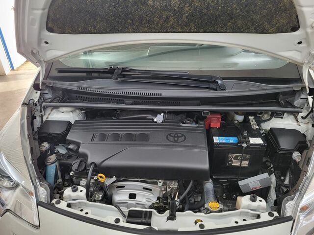 Білий Тойота Verso-S, об'ємом двигуна 1.33 л та пробігом 44 тис. км за 10523 $, фото 15 на Automoto.ua