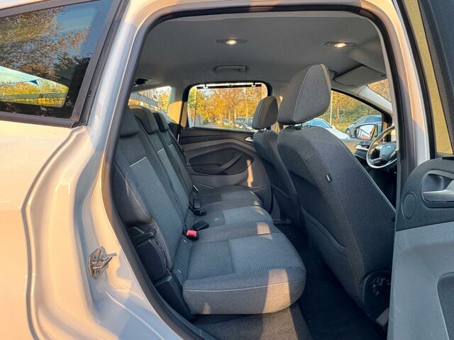 Форд Сі-Макс 2015 у Європі на Automoto.ua Білий Форд Сі-Макс, об'ємом двигуна 1 л та пробігом 81 тис. км за 7990 $, фото 13 на Automoto.ua