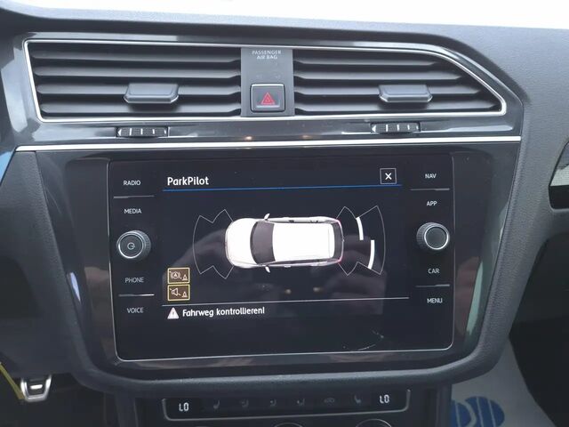 Фольксваген Тігуан 2017 у Європі на Automoto.ua Чорний Фольксваген Тігуан, об'ємом двигуна 1.4 л та пробігом 143 тис. км за 22003 $, фото 14 на Automoto.ua