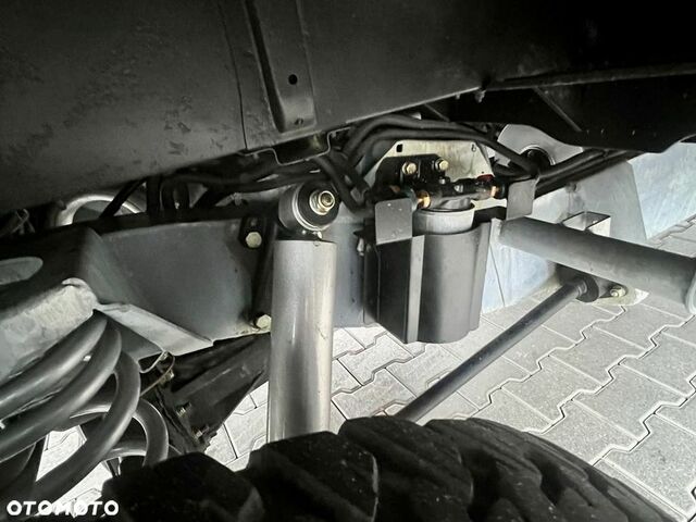 Ленд Ровер Дефендер, объемом двигателя 2.5 л и пробегом 347 тыс. км за 40821 $, фото 29 на Automoto.ua