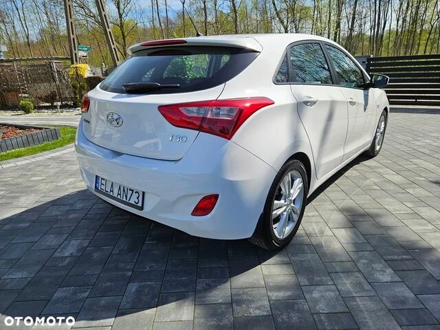 Хендай i30, об'ємом двигуна 1.58 л та пробігом 238 тис. км за 6199 $, фото 4 на Automoto.ua