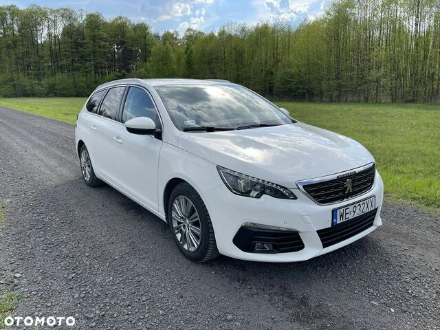 Пежо 308, объемом двигателя 1.5 л и пробегом 143 тыс. км за 9698 $, фото 1 на Automoto.ua