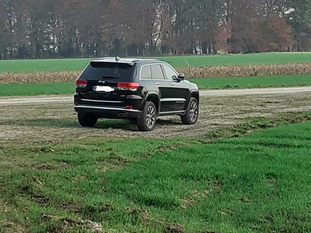 Чорний Джип Grand Cherokee, об'ємом двигуна 2.99 л та пробігом 137 тис. км за 26115 $, фото 1 на Automoto.ua