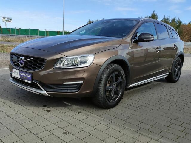 Вольво V60 Cross Country, об'ємом двигуна 1.97 л та пробігом 201 тис. км за 13348 $, фото 1 на Automoto.ua