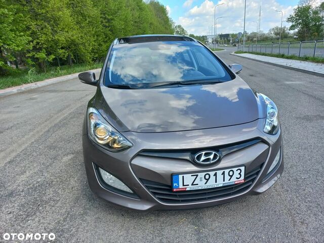 Хендай i30, объемом двигателя 1.58 л и пробегом 125 тыс. км за 6911 $, фото 3 на Automoto.ua