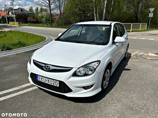 Хендай i30, объемом двигателя 1.4 л и пробегом 155 тыс. км за 4730 $, фото 1 на Automoto.ua