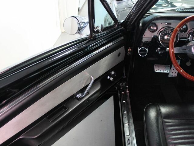 Черный Форд Мустанг, объемом двигателя 4.6 л и пробегом 45 тыс. км за 86006 $, фото 7 на Automoto.ua