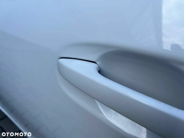 Тойота Версо, объемом двигателя 1.8 л и пробегом 146 тыс. км за 14017 $, фото 11 на Automoto.ua