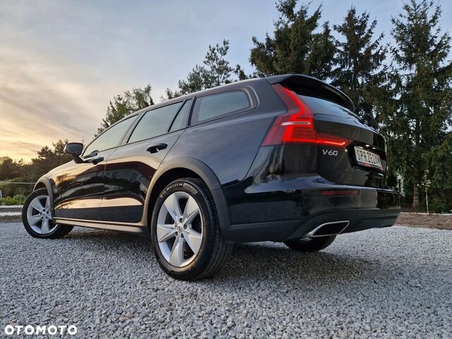 Вольво V60 Cross Country, об'ємом двигуна 1.97 л та пробігом 213 тис. км за 19222 $, фото 1 на Automoto.ua