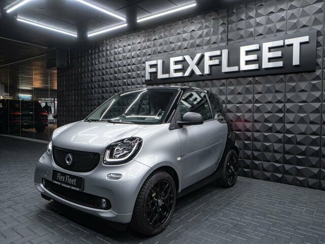 Чорний Смарт Fortwo, об'ємом двигуна 0.9 л та пробігом 64 тис. км за 15158 $, фото 4 на Automoto.ua