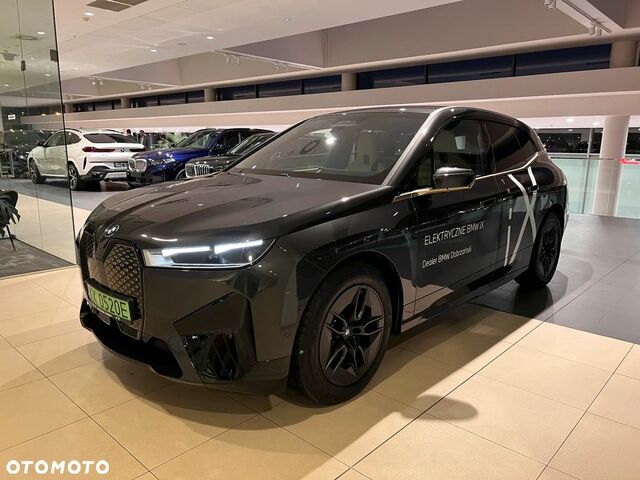 БМВ iX, объемом двигателя 0 л и пробегом 200 тыс. км за 71894 $, фото 1 на Automoto.ua