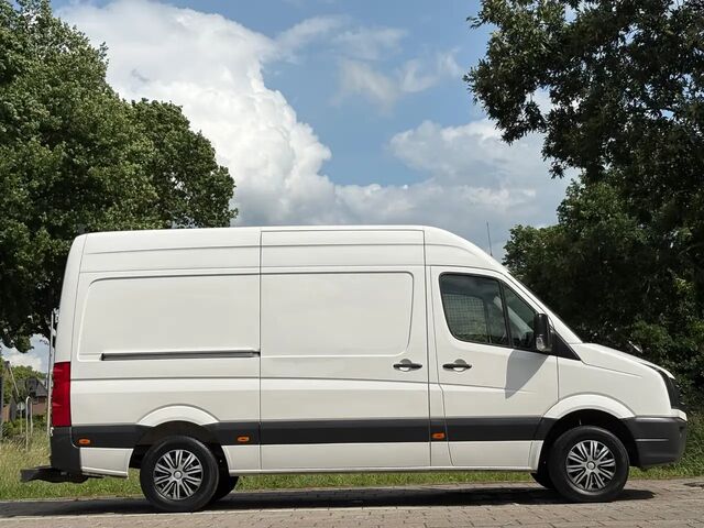 Фольксваген Крафтер 2015 в Европе на Automoto.ua Белый Фольксваген Крафтер, объемом двигателя 1.97 л и пробегом 255 тыс. км за 12448 $, фото 4 на Automoto.ua