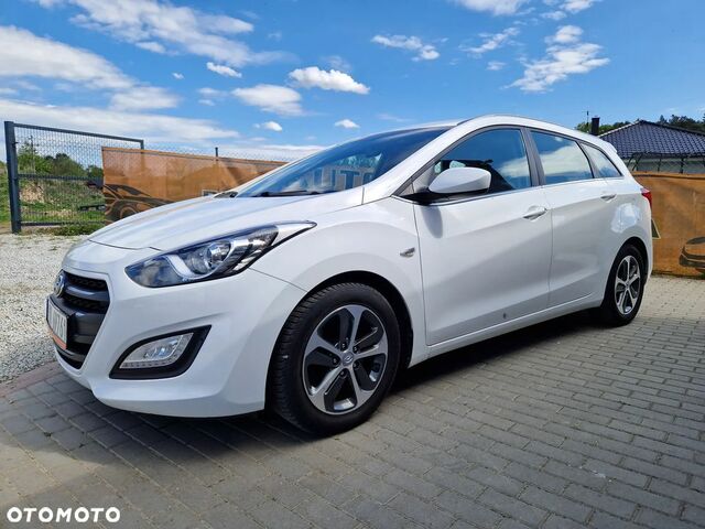 Хендай i30, об'ємом двигуна 1.58 л та пробігом 96 тис. км за 7970 $, фото 9 на Automoto.ua