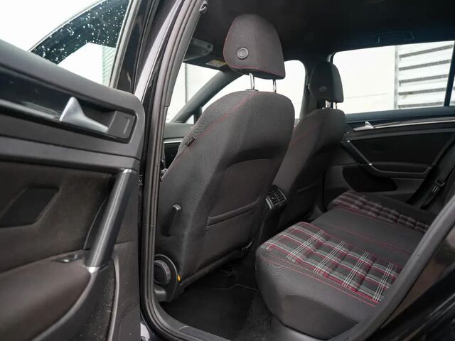 Фольксваген Гольф ГТІ 2016 у Європі на Automoto.ua Чорний Фольксваген Гольф ГТІ, об'ємом двигуна 1.98 л та пробігом 201 тис. км за 14900 $, фото 9 на Automoto.ua