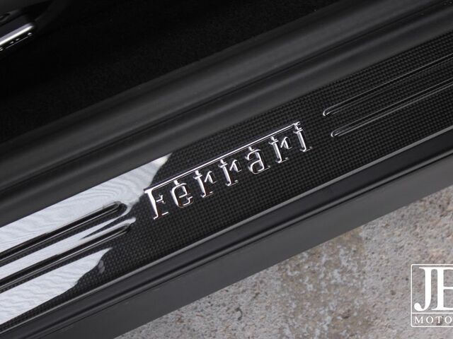 Сірий Феррарі GTC4 Lusso, об'ємом двигуна 6.26 л та пробігом 10 тис. км за 269235 $, фото 16 на Automoto.ua
