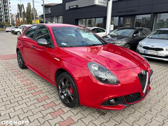 Альфа Ромео Giulietta 2018 у Європі на Automoto.ua Червоний Альфа Ромео Giulietta, об'ємом двигуна 1 л та пробігом 54 тис. км за 13536 $, фото 1 на Automoto.ua
