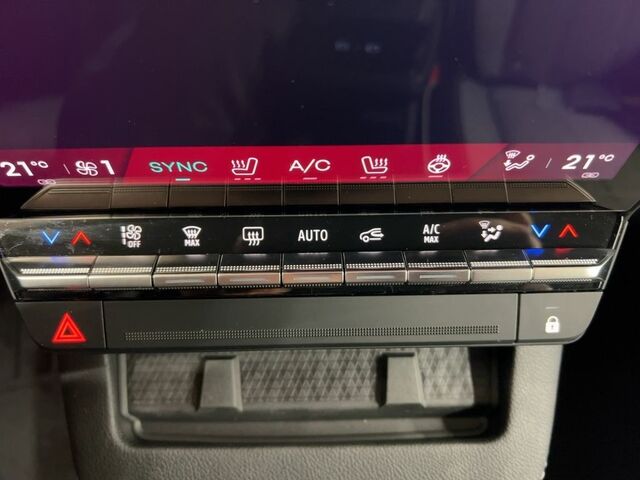 Рено Scenic E-TECH 2025 в Европе на Automoto.ua Серый Рено Scenic E-TECH, объемом двигателя 0 л и пробегом 6 тыс. км за 51785 $, фото 15 на Automoto.ua