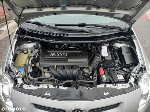 Тойота Ауріс, об'ємом двигуна 1.4 л та пробігом 206 тис. км за 4255 $, фото 19 на Automoto.ua