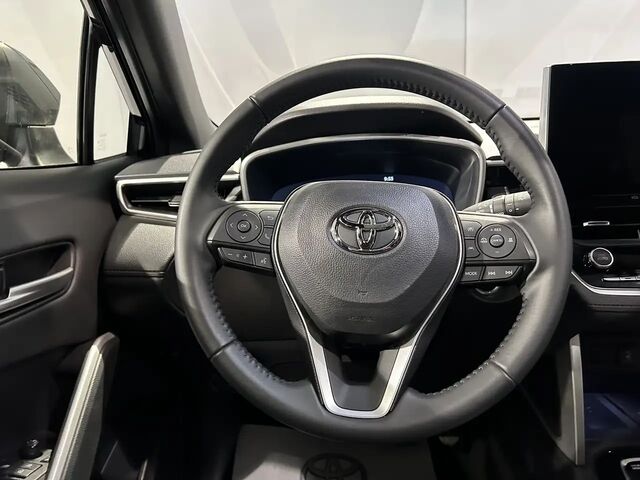Тойота Corolla Cross 2024 у Європі на Automoto.ua Чорний Тойота Corolla Cross, об'ємом двигуна 1.99 л та пробігом 54 тис. км за 38341 $, фото 9 на Automoto.ua