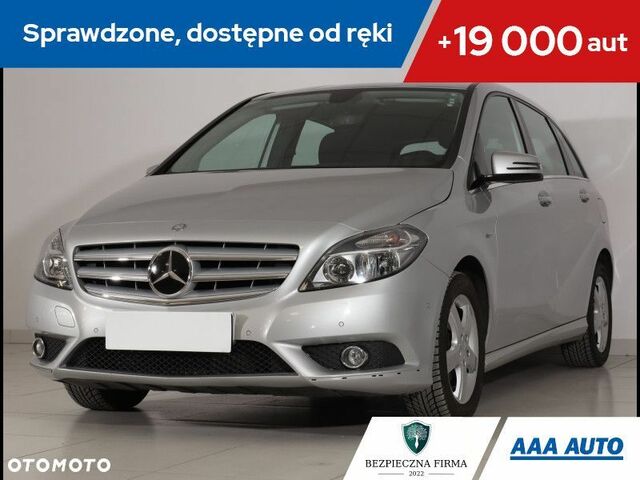 Мерседес Б-клас 2011 у Європі на Automoto.ua Сірий Мерседес Б-клас, об'ємом двигуна 1 л та пробігом 149 тис. км за 7749 $, фото 1 на Automoto.ua