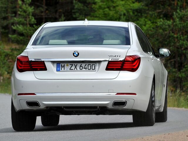 БМВ 7 Серія, Седан 2011 - н.в. (F01) 740d xDrive
