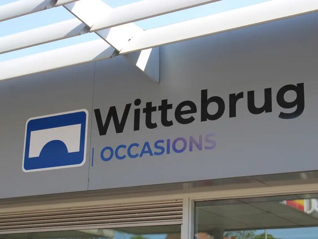 Фольксваген Гольф 2018 в Европе на Automoto.ua Белый Фольксваген Гольф, объемом двигателя 1 л и пробегом 93 тыс. км за 16297 $, фото 12 на Automoto.ua