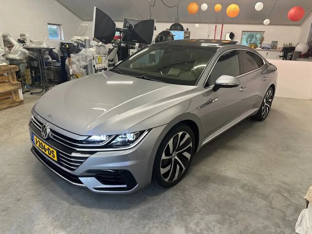 Фольксваген Arteon 2020 у Європі на Automoto.ua Срібний Фольксваген Arteon, об'ємом двигуна 1.98 л та пробігом 99 тис. км за 40589 $, фото 1 на Automoto.ua