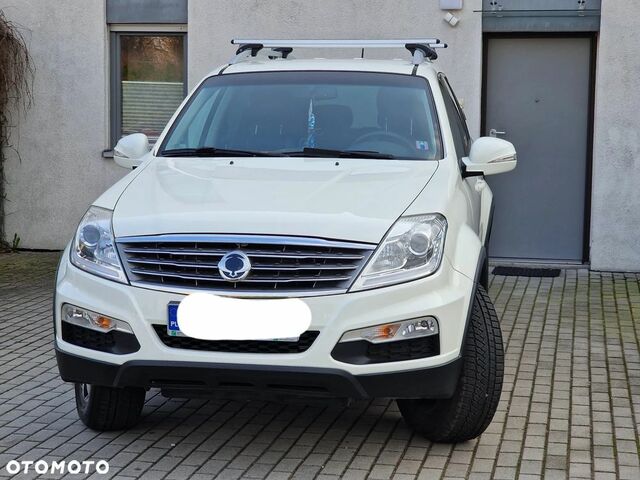 Cанг Йонг Rexton, об'ємом двигуна 2 л та пробігом 194 тис. км за 11879 $, фото 2 на Automoto.ua