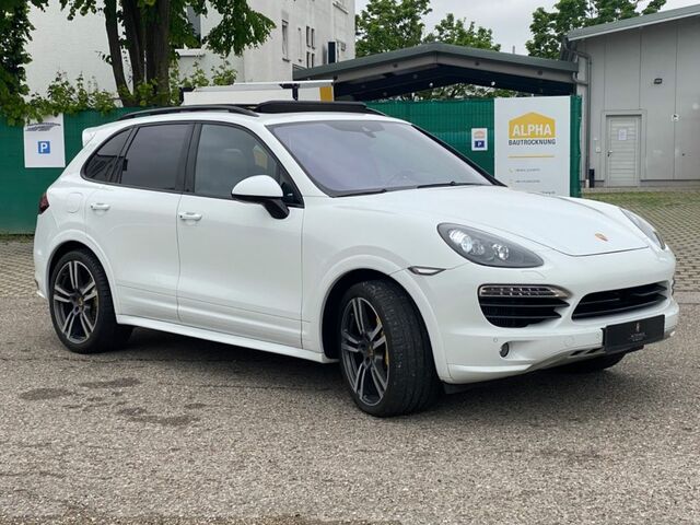 Білий Порше Cayenne, об'ємом двигуна 4.13 л та пробігом 127 тис. км за 34424 $, фото 2 на Automoto.ua