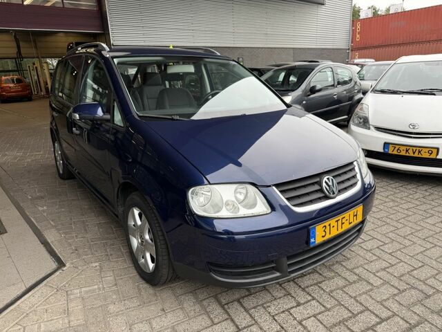 Фольксваген Туран 2006 у Європі на Automoto.ua Синій Фольксваген Туран, об'ємом двигуна 1.6 л та пробігом 353 тис. км за 1406 $, фото 1 на Automoto.ua