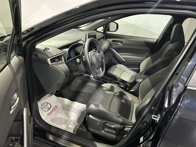 Тойота Corolla Cross 2024 у Європі на Automoto.ua Чорний Тойота Corolla Cross, об'ємом двигуна 1.99 л та пробігом 54 тис. км за 38341 $, фото 7 на Automoto.ua