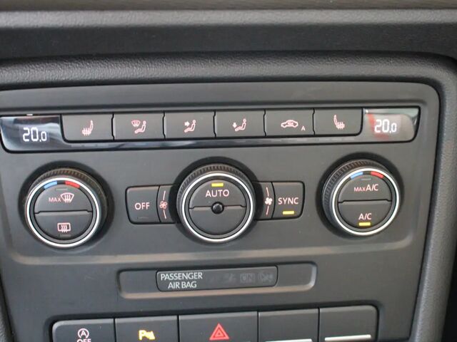 Фольксваген Бітл 2015 у Європі на Automoto.ua Чорний Фольксваген Бітл, об'ємом двигуна 1.2 л та пробігом 114 тис. км за 18081 $, фото 10 на Automoto.ua