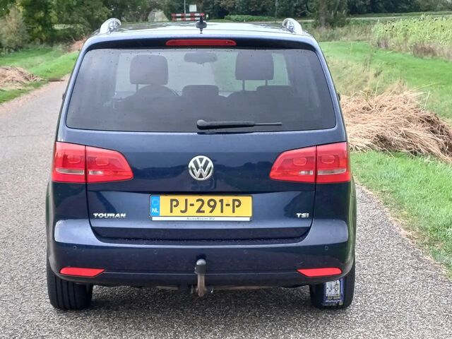 Фольксваген Туран 2014 у Європі на Automoto.ua Синій Фольксваген Туран, об'ємом двигуна 1.39 л та пробігом 241 тис. км за 10422 $, фото 7 на Automoto.ua