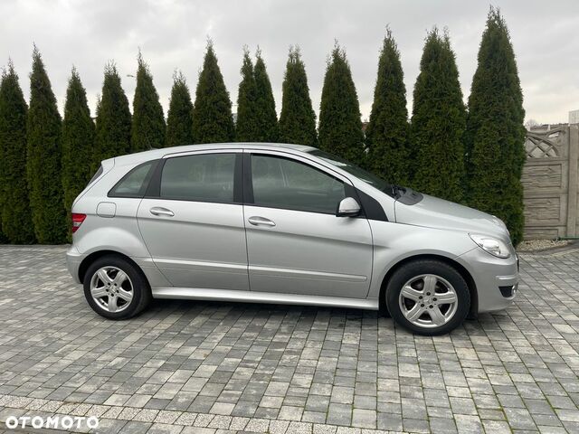 Мерседес Б-клас 2009 у Європі на Automoto.ua Мерседес Б-клас, об'ємом двигуна 1 л та пробігом 204 тис. км за 4335 $, фото 29 на Automoto.ua