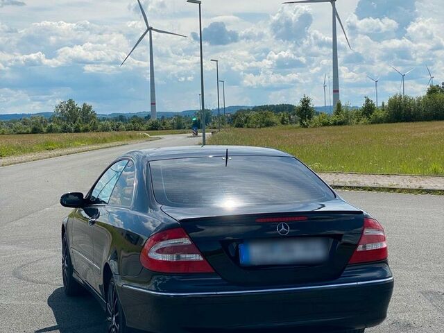 Мерседес 200 2005 в Европе на Automoto.ua Черный Мерседес 200, объемом двигателя 0 л и пробегом 186 тыс. км за 7445 $, фото 2 на Automoto.ua