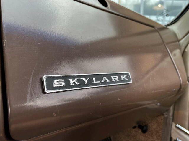 Білий Бьюік Skylark, об'ємом двигуна 4.92 л та пробігом 30 тис. км за 18299 $, фото 19 на Automoto.ua
