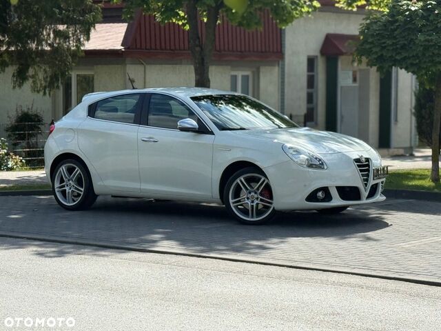 Альфа Ромео Giulietta 2014 у Європі на Automoto.ua Білий Альфа Ромео Giulietta, об'ємом двигуна 1 л та пробігом 196 тис. км за 31900 $, фото 2 на Automoto.ua