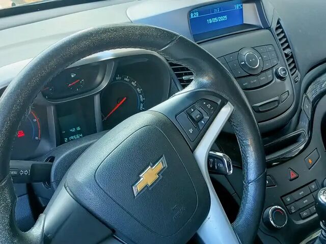 Шевроле Орландо 2011 в Европе на Automoto.ua Шевроле Орландо, объемом двигателя 0 л и пробегом 220 тыс. км за 5787 $, фото 4 на Automoto.ua