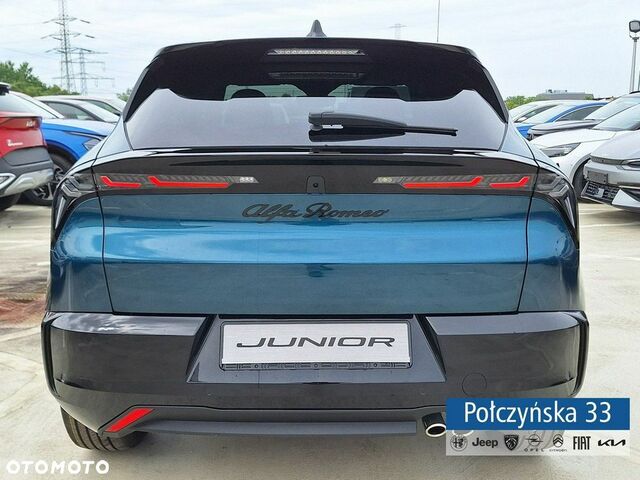 Альфа Ромео Джуниор 2025 в Европе на Automoto.ua Синий Альфа Ромео Джуниор, объемом двигателя 1 л и пробегом 7 тыс. км за 31693 $, фото 3 на Automoto.ua