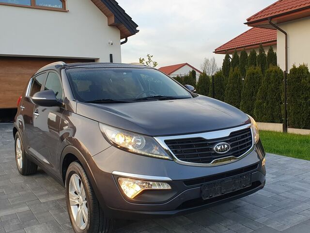 Кіа Sportage, об'ємом двигуна 2 л та пробігом 189 тис. км за 9698 $, фото 13 на Automoto.ua