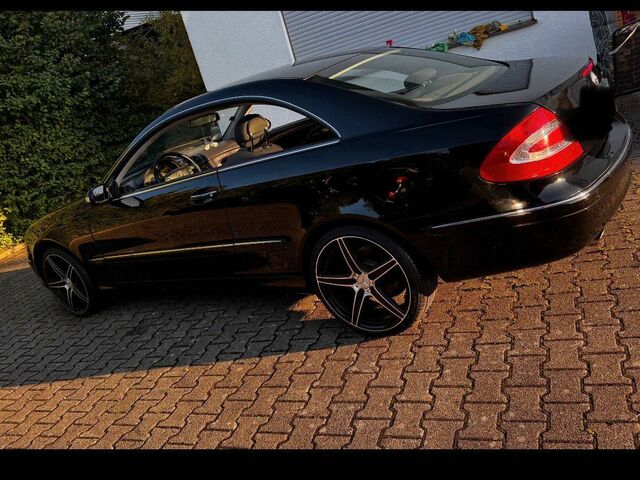 Мерседес 200 2004 у Європі на Automoto.ua Чорний Мерседес 200, об'ємом двигуна 0 л та пробігом 189 тис. км за 7000 $, фото 3 на Automoto.ua