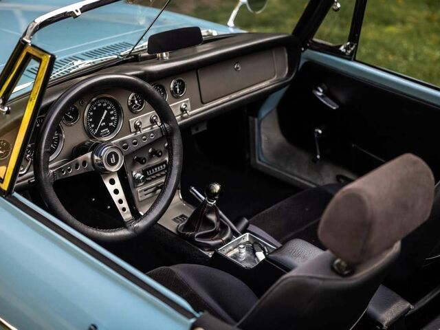 Синій Ретро авто Datsun, об'ємом двигуна 1.6 л та пробігом 43 тис. км за 38100 $, фото 4 на Automoto.ua